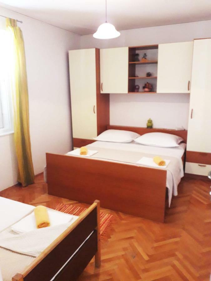 Apartments Mira Makarska Eksteriør bilde